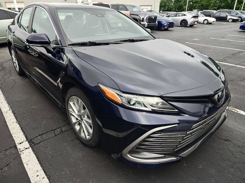 Used 2021 Toyota Camry LE w/ Convenience Package FWD image 3