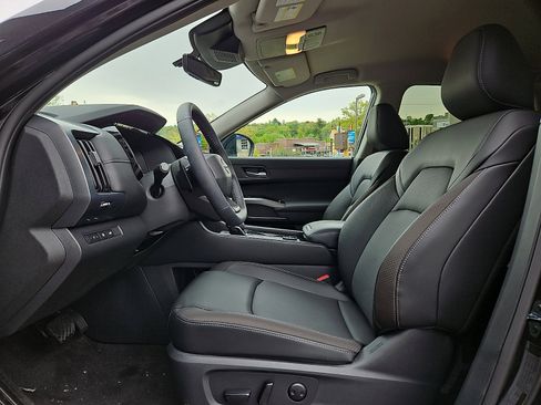 New 2026 Nissan Pathfinder SL AWD/4WD image 11