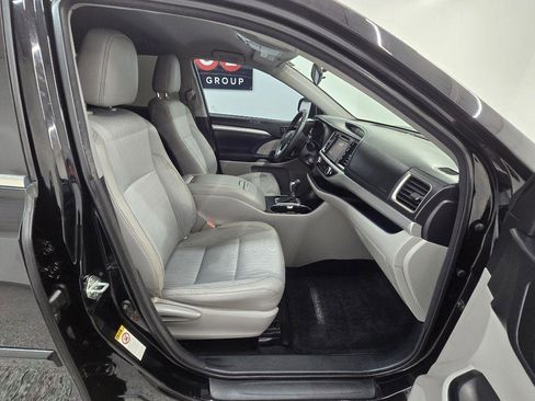 Used 2016 Toyota Highlander Plus FWD image 20