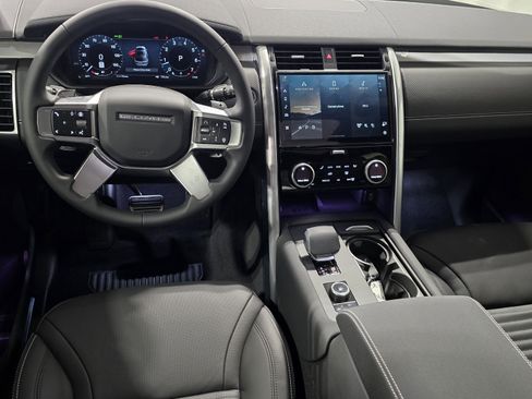 New 2026 Land Rover Discovery Limited Edition image 5