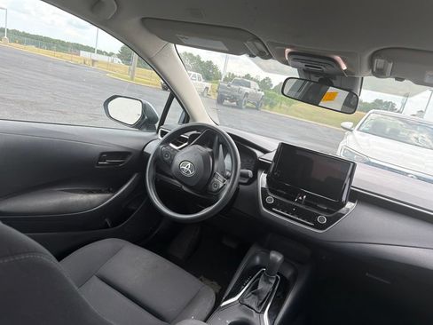 Used 2024 Toyota Corolla LE FWD image 4