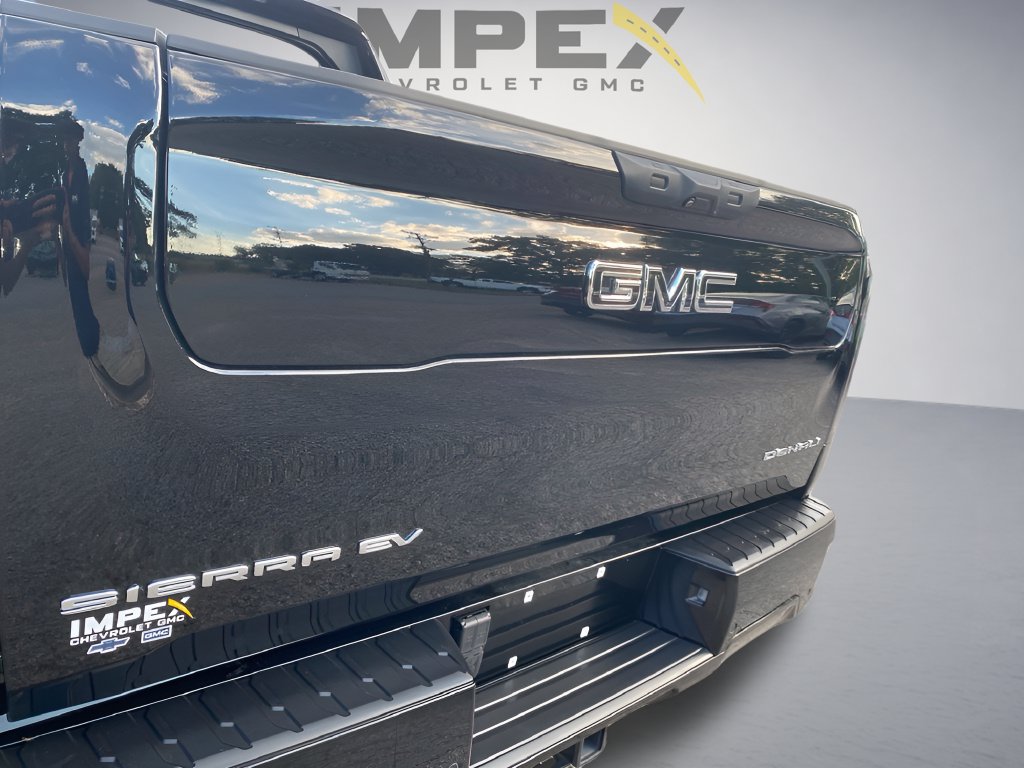 Used 2025 GMC Sierra EV Denali AWD/4WD image 39