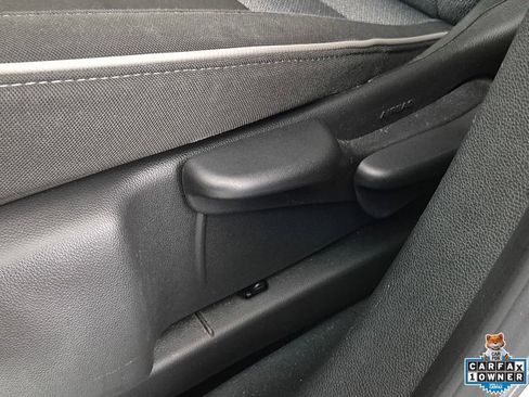Certified 2025 Chevrolet TrailBlazer LT AWD/4WD image 17
