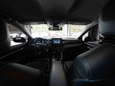 Used 2024 Toyota Camry SE FWD image 19