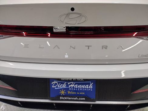 New 2026 Hyundai Elantra Limited FWD image 14
