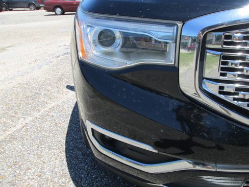 Used 2017 GMC Acadia Denali w/ Technology Package FWD image 78