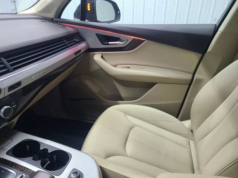 Used 2018 Audi Q7 2.0T Premium Plus AWD/4WD image 25