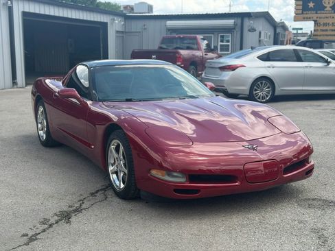 Used 2004 Chevrolet Corvette Coupe w/ Roof Package RWD image 3