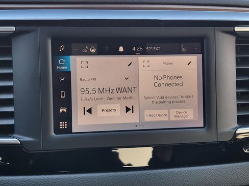 Used 2023 Chrysler Voyager LX image 18