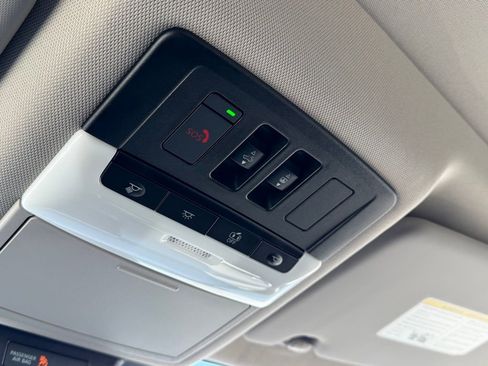 Used 2024 Nissan Rogue SL w/ SL Premium Package image 29