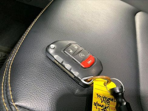 Used 2024 Jeep Wrangler Unlimited Sahara AWD/4WD image 11