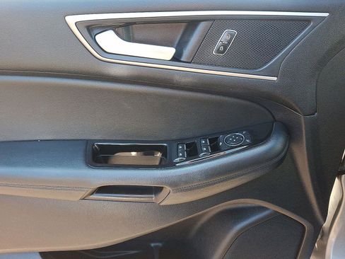 Used 2020 Ford Edge SEL image 12