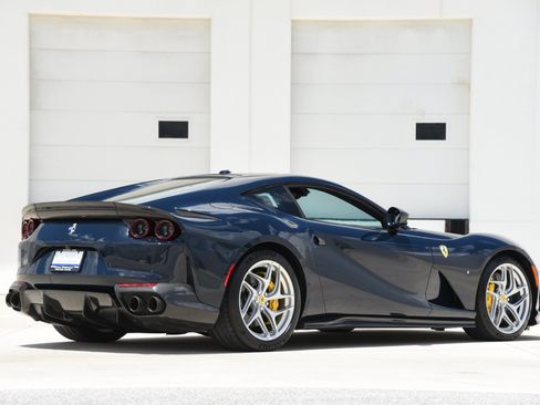 Used 2020 Ferrari 812 Superfast RWD image 3