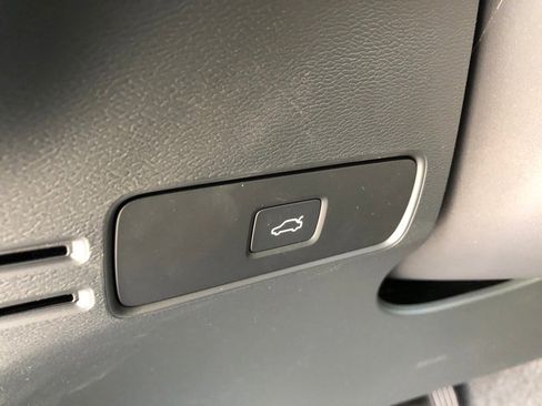 New 2026 Volvo XC40 B5 Ultra w/ Protection Package Premier image 13