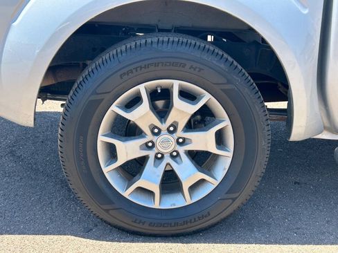 Used 2019 Nissan Frontier SL RWD image 10