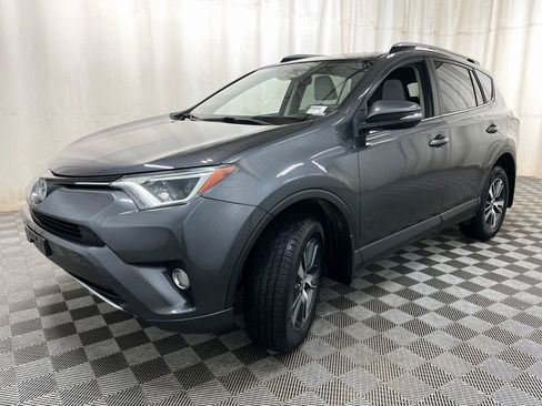 Used 2018 Toyota RAV4 XLE image 13