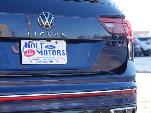 Used 2023 Volkswagen Tiguan SEL R-Line image 13