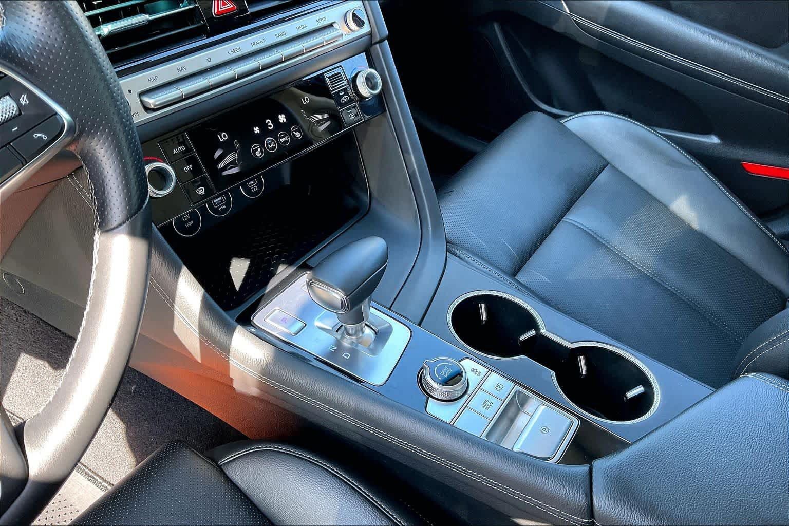 Used 2025 Genesis G70 2.5T RWD image 16