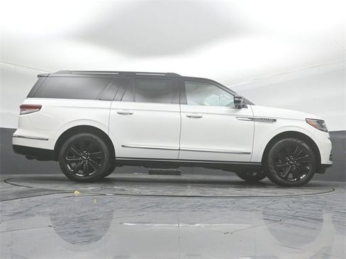 Used 2023 Lincoln Navigator L Black Label image 45