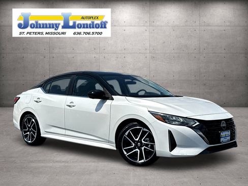 Used 2025 Nissan Sentra SR w/ SR Premium Package FWD image 1