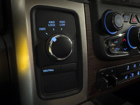 Used 2018 RAM 2500 Laramie w/ Convenience Group AWD/4WD image 6
