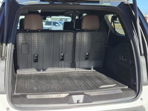 Used 2022 Chevrolet Suburban High Country image 8