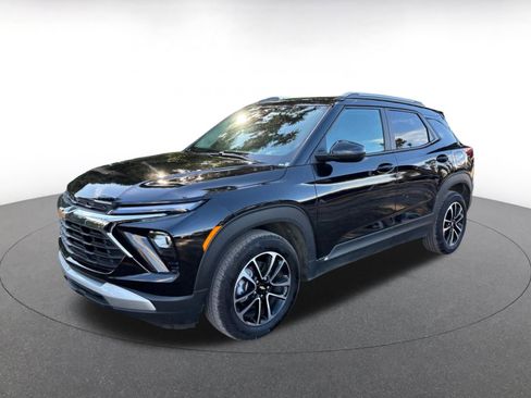 Used 2025 Chevrolet TrailBlazer LT image 4