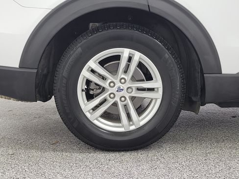 Used 2020 Ford Explorer XLT w/ Equipment Group 202A RWD image 6