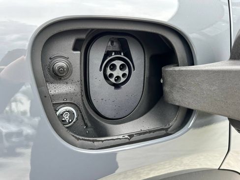 Certified 2026 Porsche Macan Electric RWD image 44