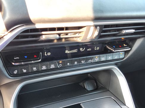 Used 2025 MAZDA CX-90 3.3 Turbo S w/ Premium Package image 23