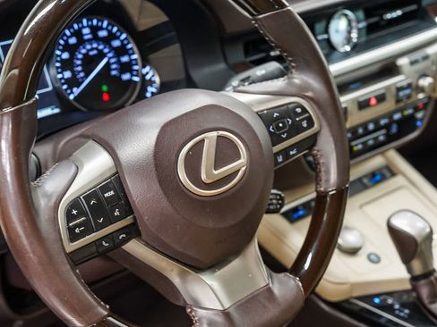 Used 2018 Lexus ES 350 w/ Navigation System Package FWD image 21