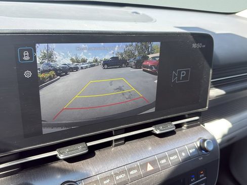 Certified 2024 Hyundai Kona SEL w/ Convenience Package FWD image 17
