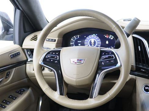 Used 2018 Cadillac Escalade ESV Platinum AWD/4WD image 31