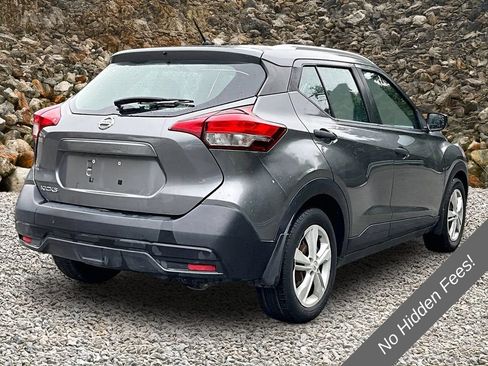 Used 2019 Nissan Kicks S FWD image 2