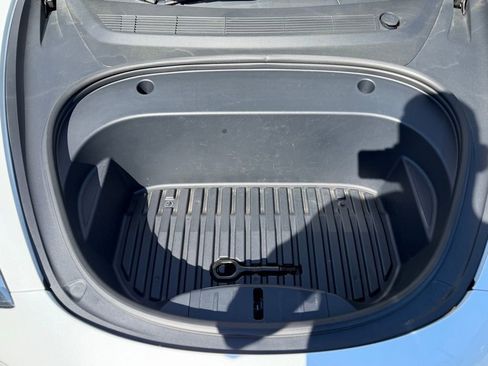 Used 2023 Tesla Model 3 Standard Range image 6