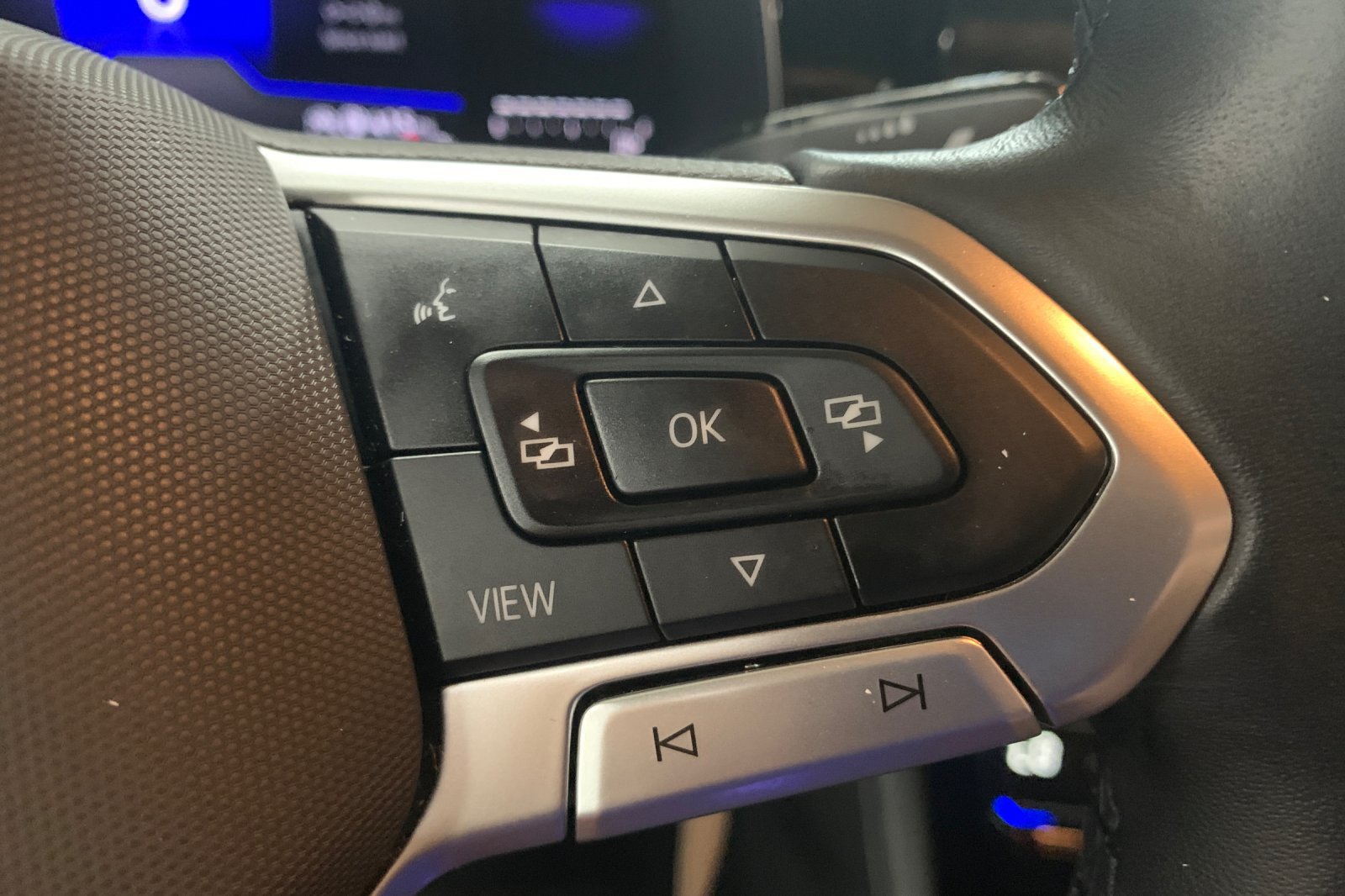 Used 2025 Volkswagen Jetta Sport FWD image 25