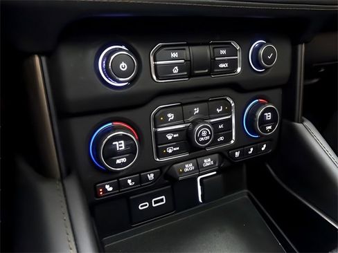 Used 2023 Chevrolet Tahoe High Country w/ Premium Package image 24