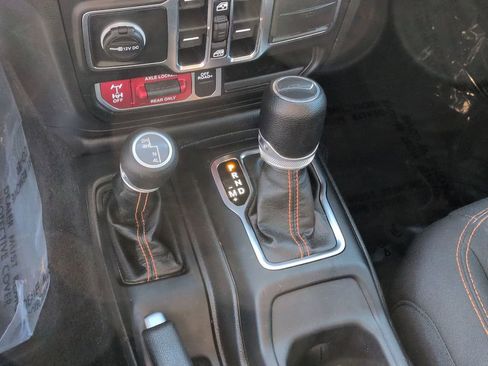 Certified 2023 Jeep Gladiator Mojave image 18