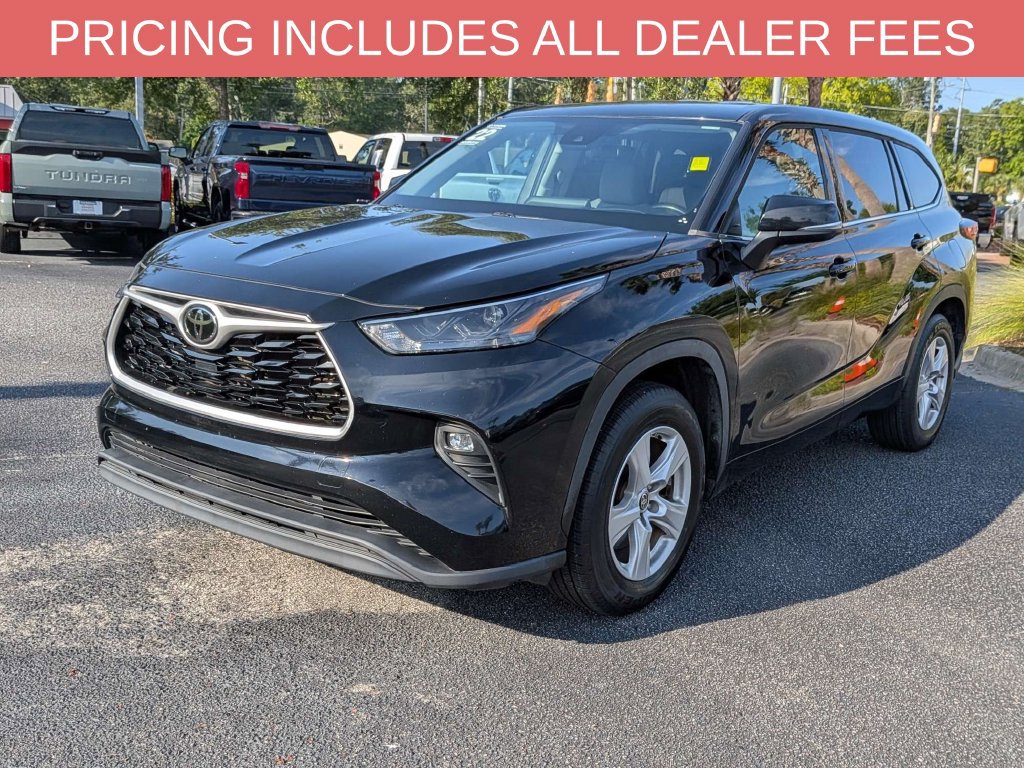 Used 2022 Toyota Highlander LE FWD image 9
