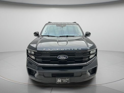 Used 2025 Ford Expedition Active AWD/4WD image 2