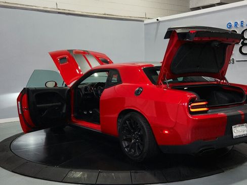 Used 2016 Dodge Challenger SRT Hellcat RWD image 19