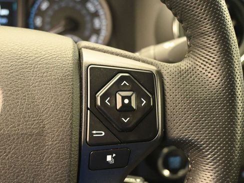 Used 2023 Toyota Tacoma TRD Sport image 14