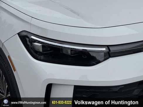 Certified 2025 Volkswagen Tiguan S w/ 18" Wheel Package image 8