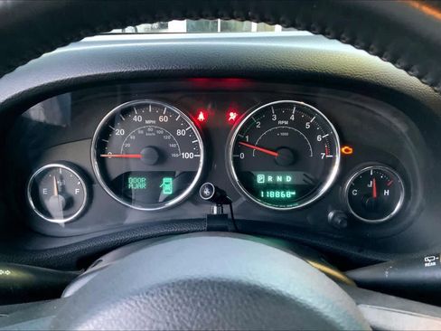 Used 2017 Jeep Wrangler Sahara w/ Connectivity Group image 22