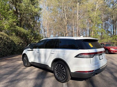 Used 2023 Lincoln Aviator Reserve w/ Equipment Group 201A image 3