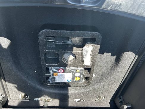 Used 2021 Jeep Compass Latitude w/ Sun and Sound Group AWD/4WD image 32