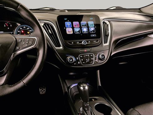 Used 2017 Chevrolet Malibu Hybrid w/ Leather Package image 7