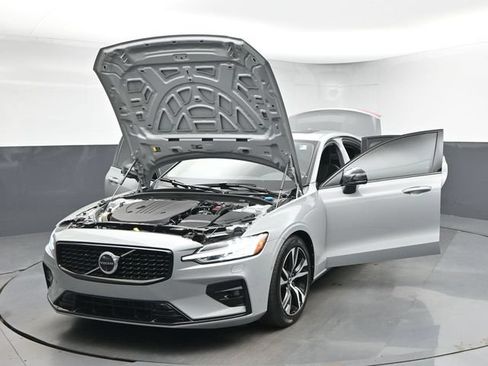 Used 2025 Volvo S60 B5 Plus FWD image 51