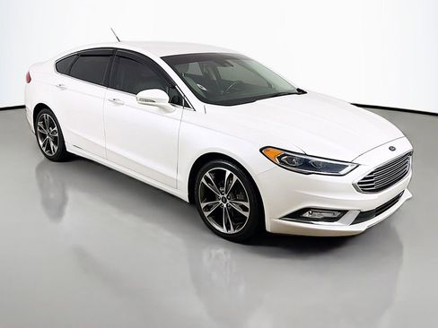 Used 2017 Ford Fusion Titanium image 2