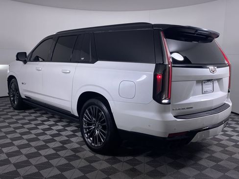 Certified 2023 Cadillac Escalade ESV V image 21